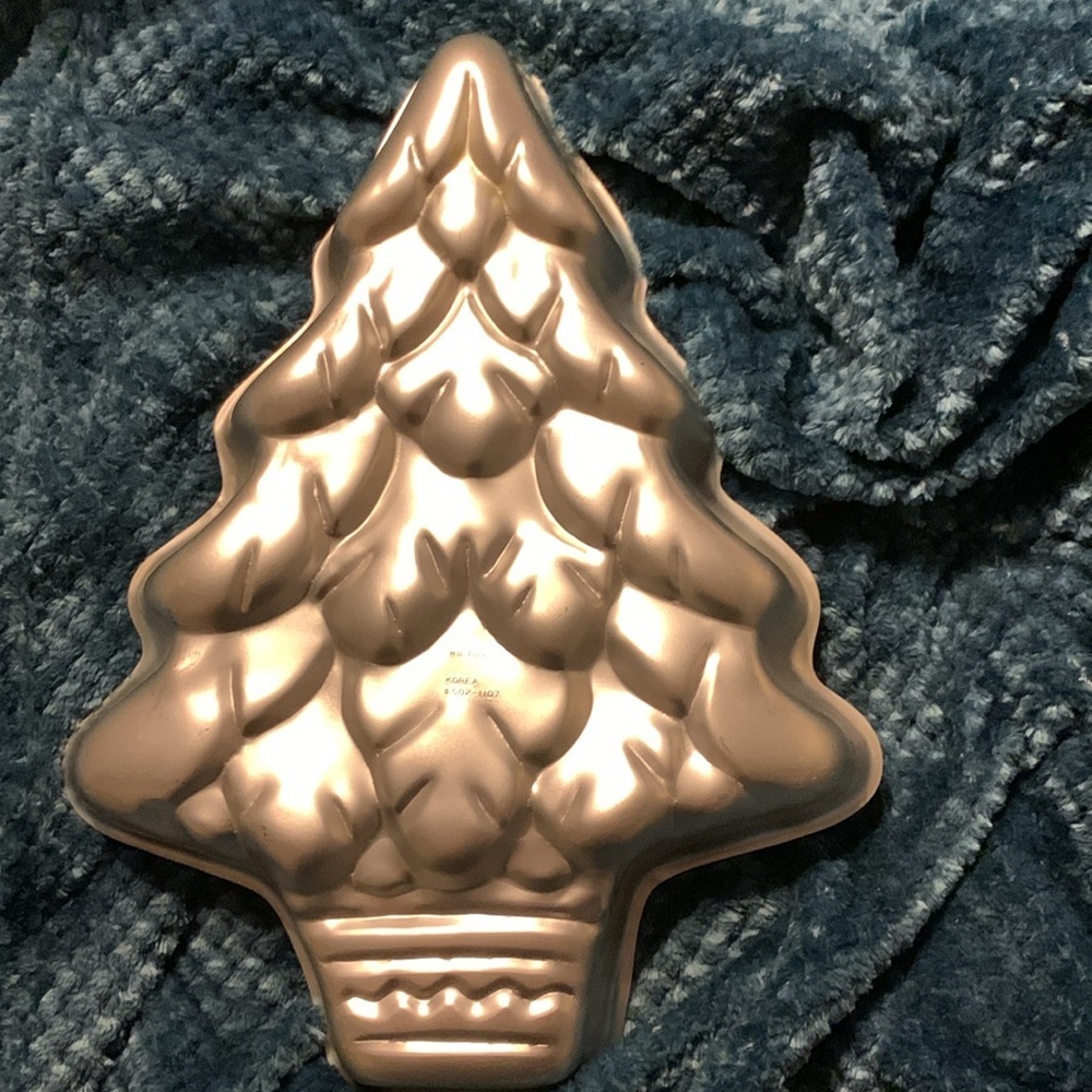 Christmas Tree CAKE PAN with  paper insert. Wilton TREELITEFUL, vintage.
